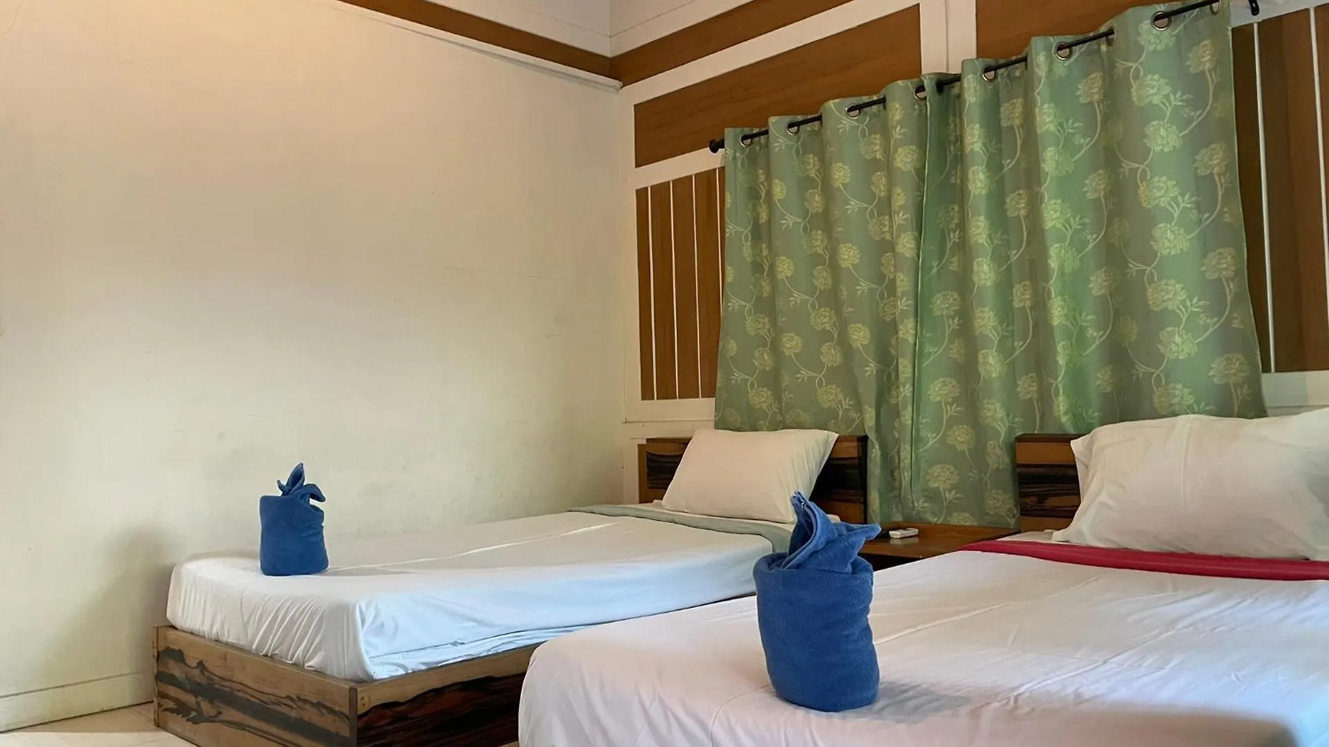 ピピ ツイン パームス バンガロー ピピ島 2*,  タイ王国